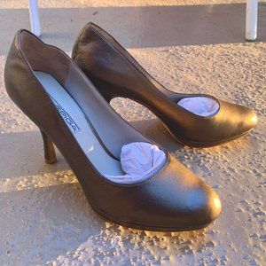 VIA SPIGA Olive Green Heels - NEW NEVER WORN